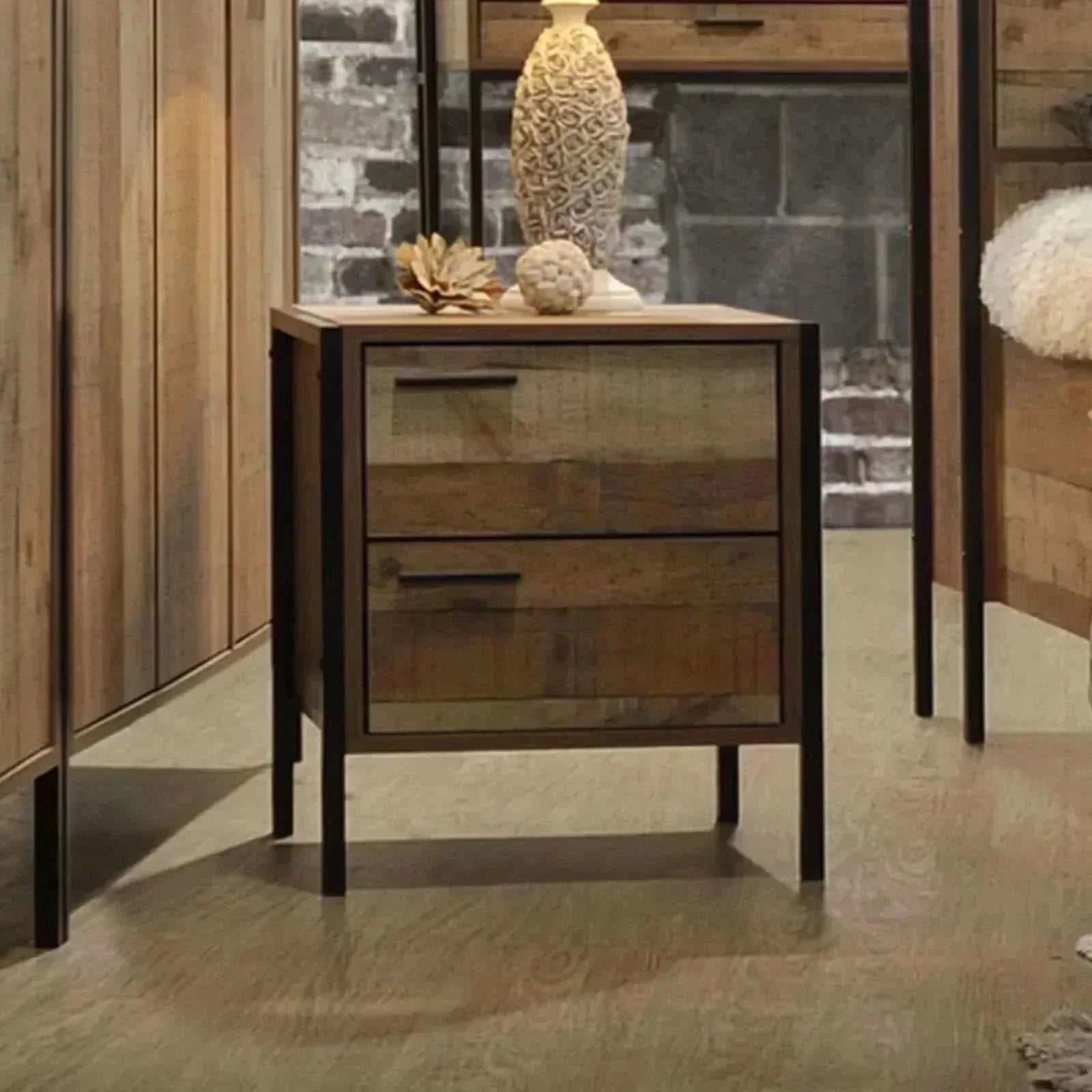 How to Choose the Perfect Bedside Table for Your Bedroom?