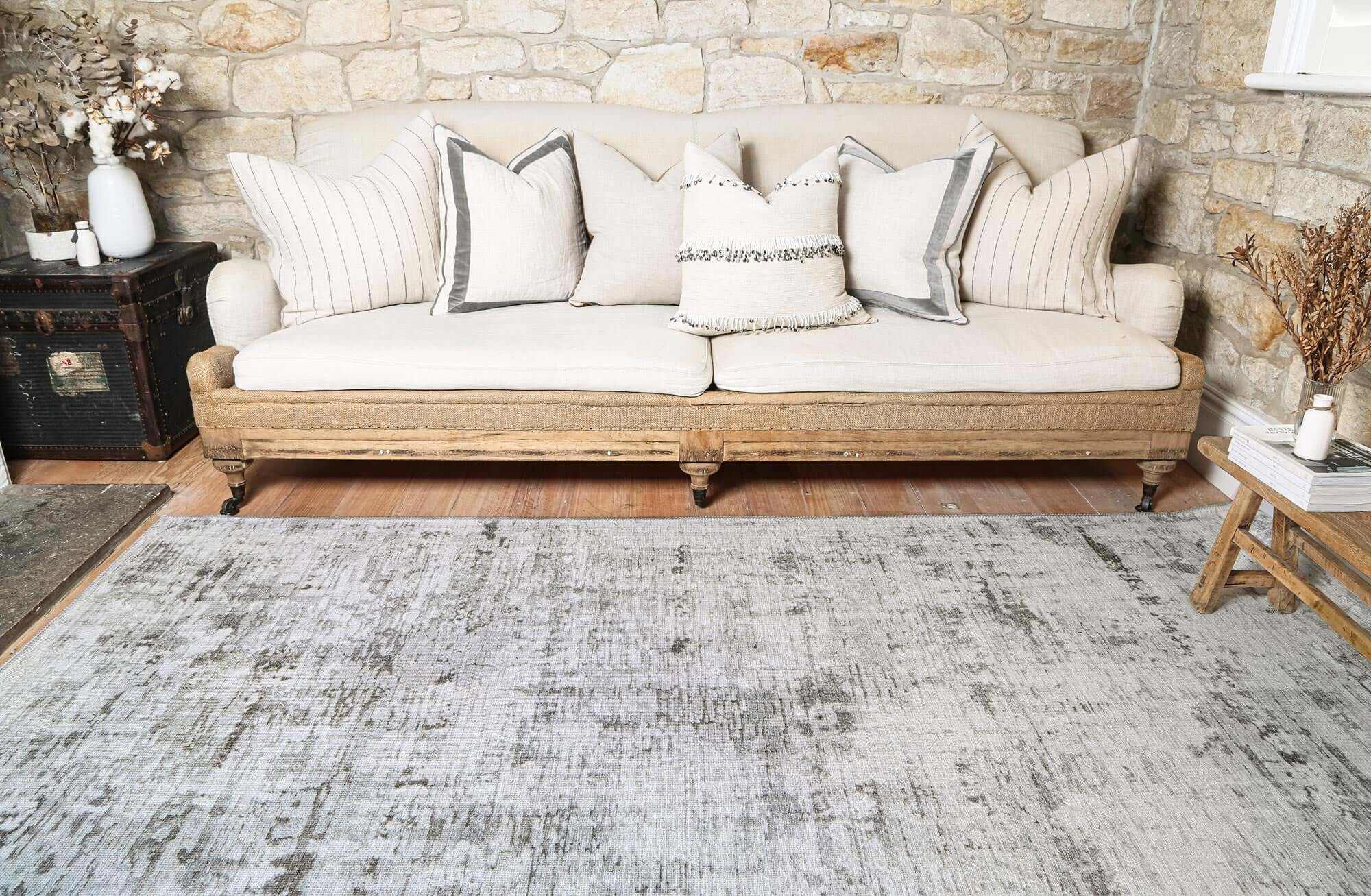 Vintage Crown Alfred Ivory Distressed Easy Clean Rug 280X380