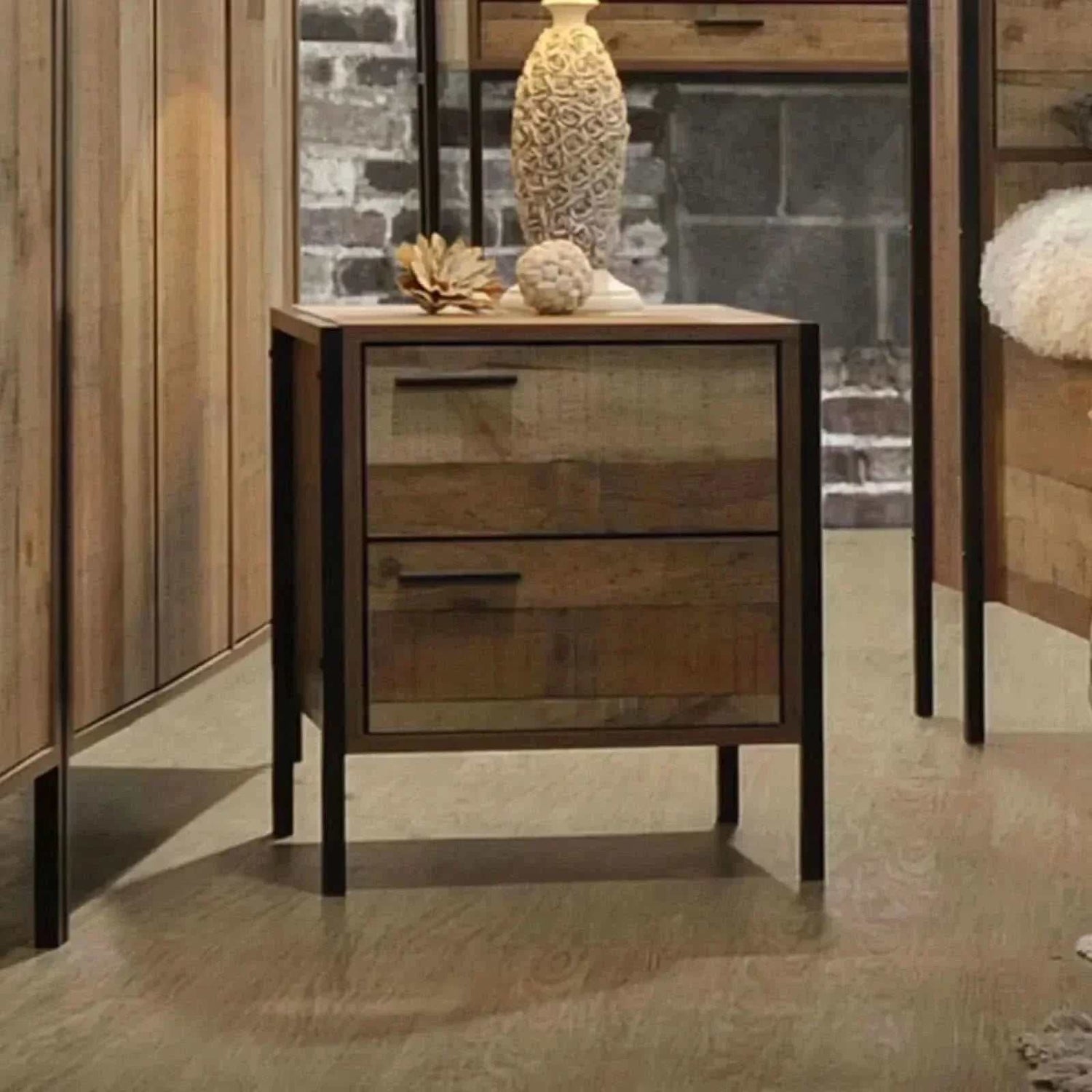 How to Choose the Perfect Bedside Table for Your Bedroom?