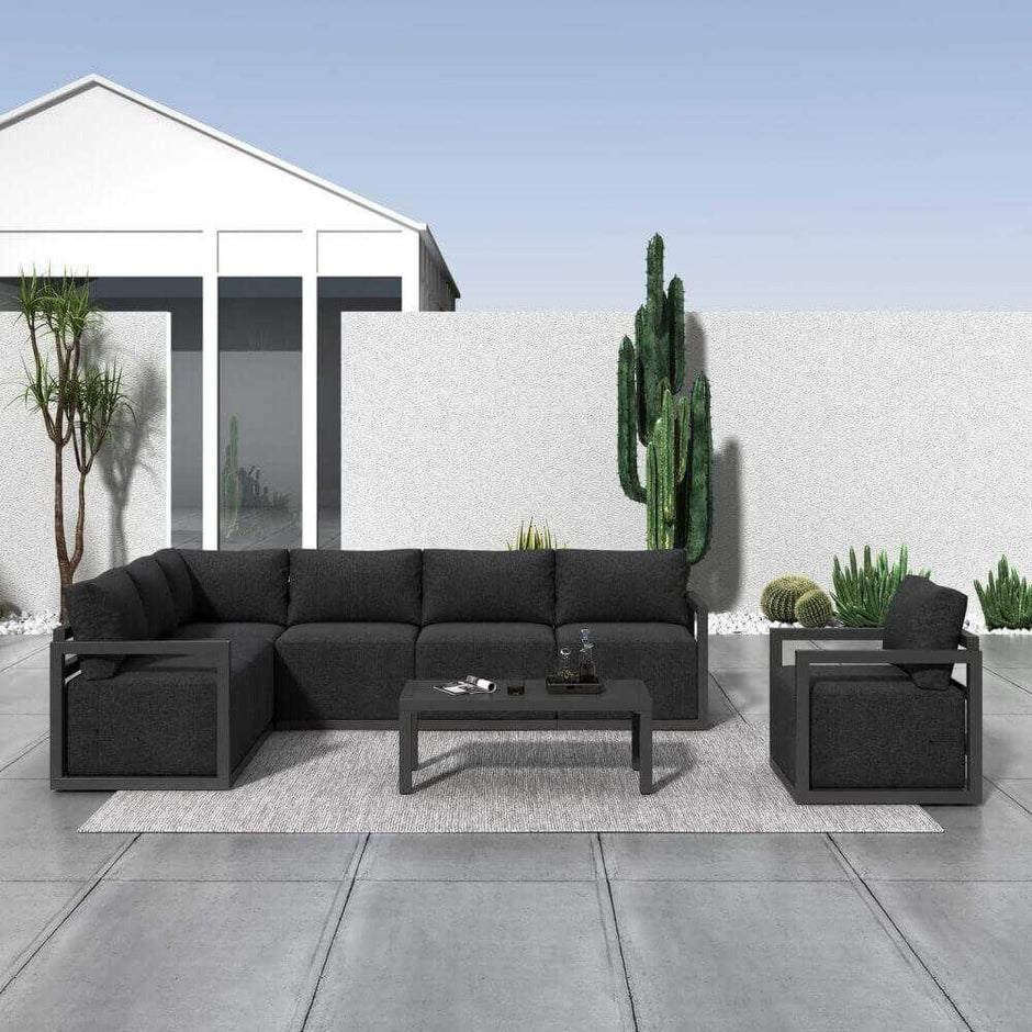 outdoor lounge setting