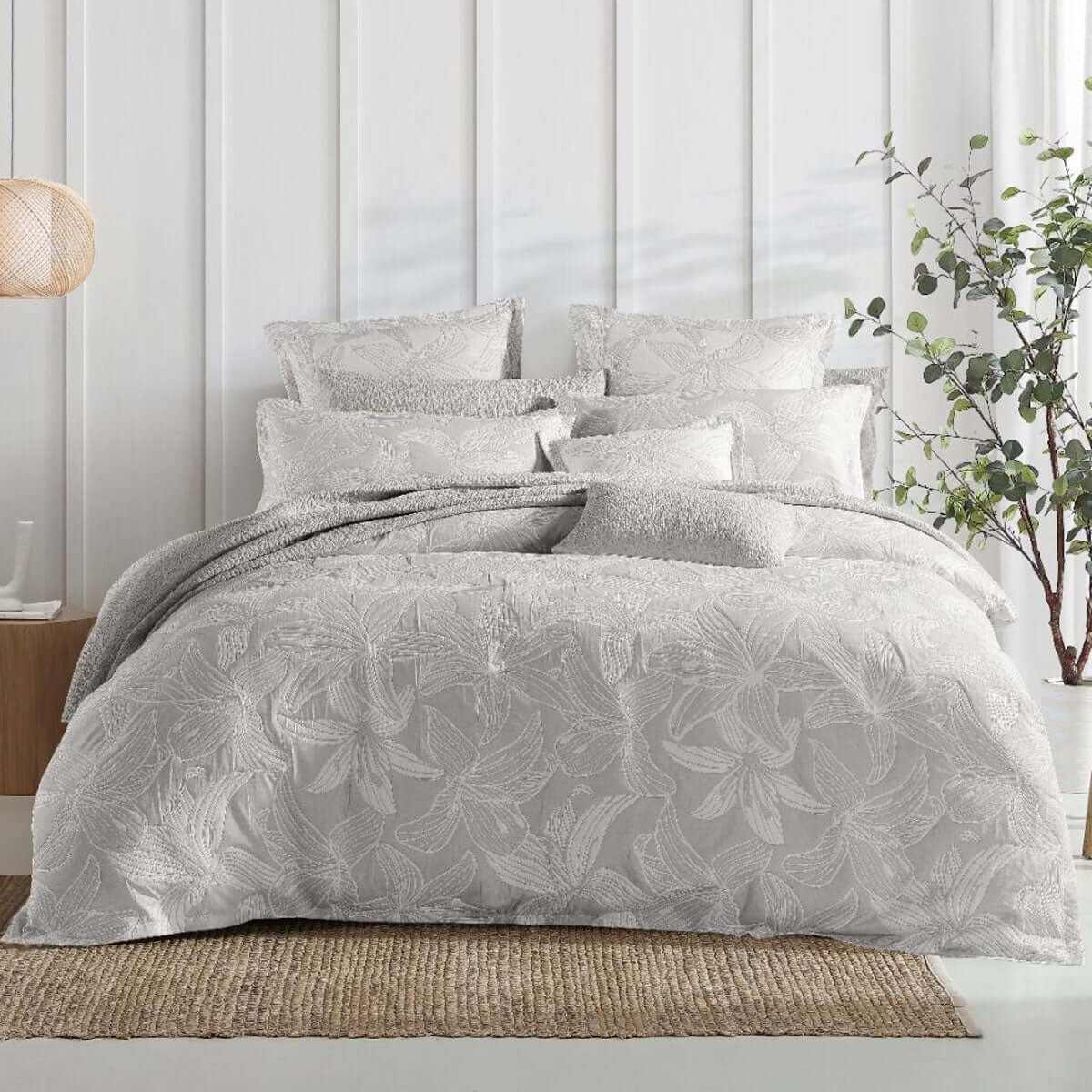 Grace Dove Polyester Cotton Jacquard Quilt Cover Set Super King
