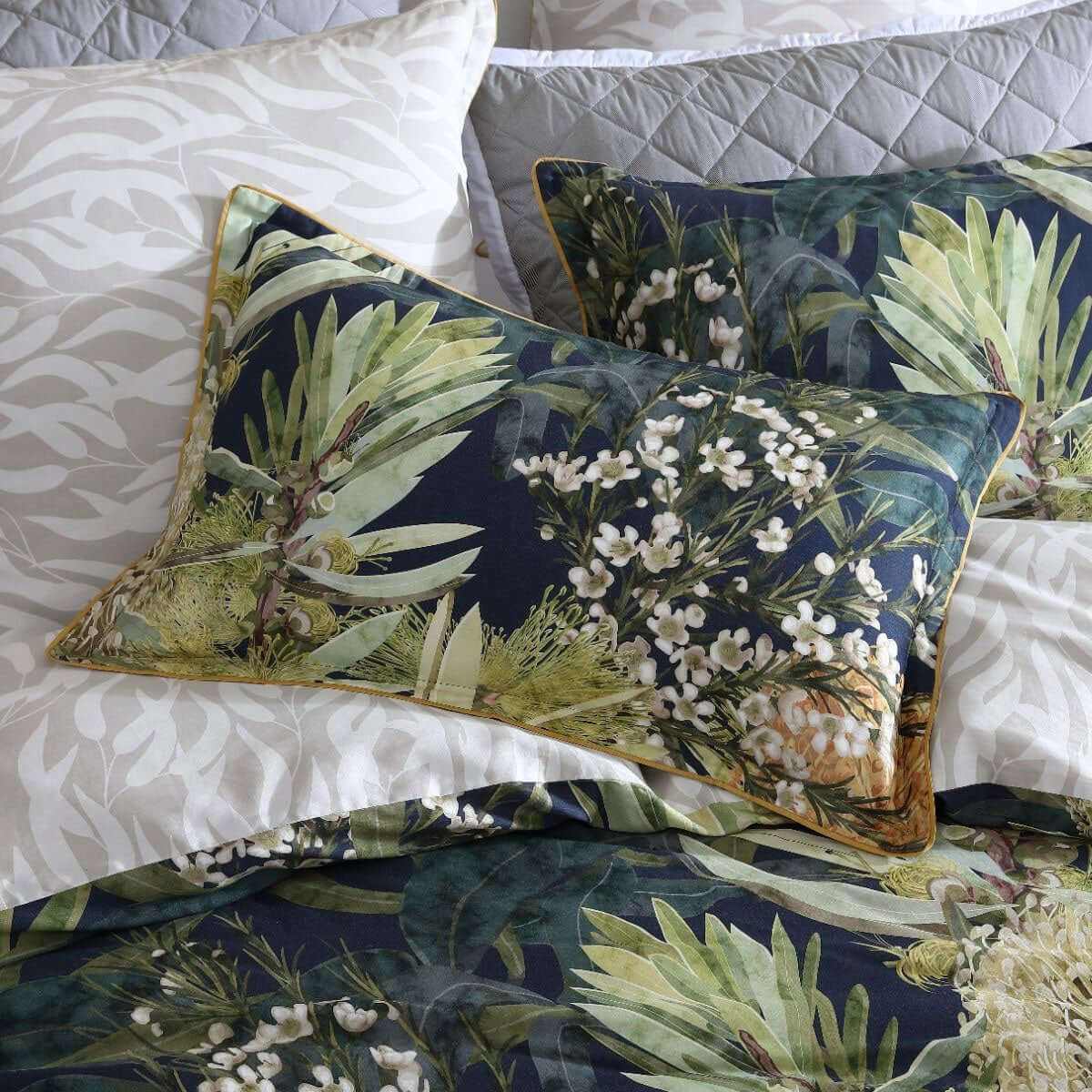 Kiera 250TC 100% Cotton Sateen Green Duvet Cover Set King