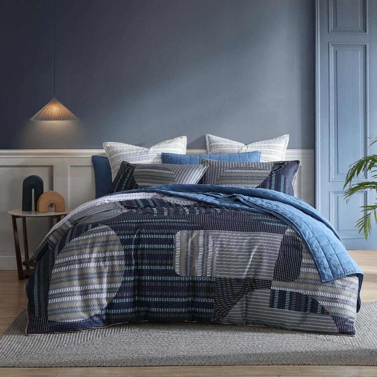 Statham 250TC 100% Cotton Sateen Navy Quilt Cover Set Queen