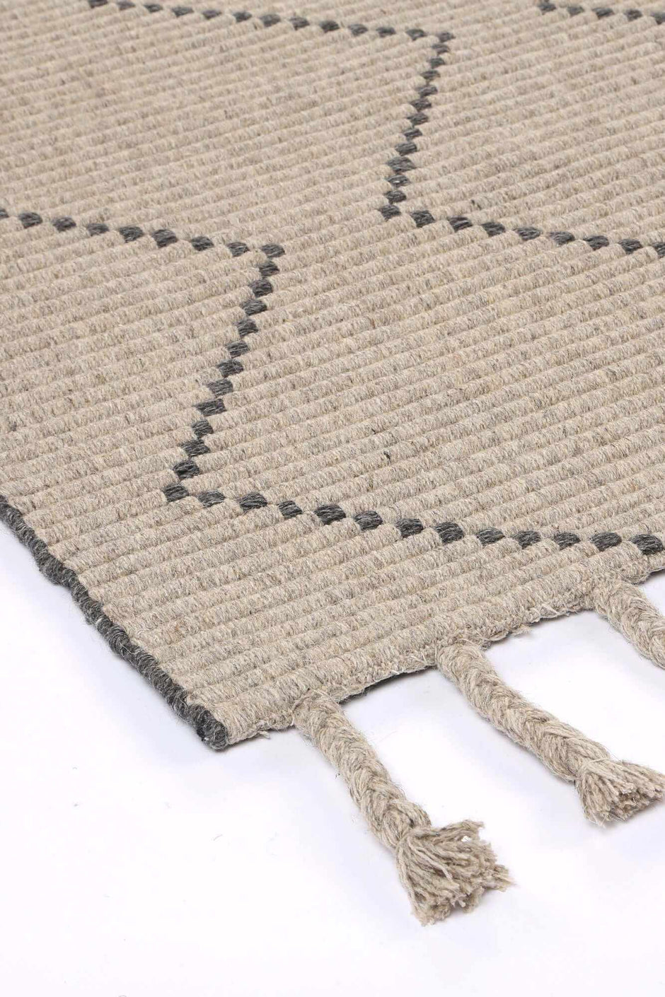 hand-tufted wool rug