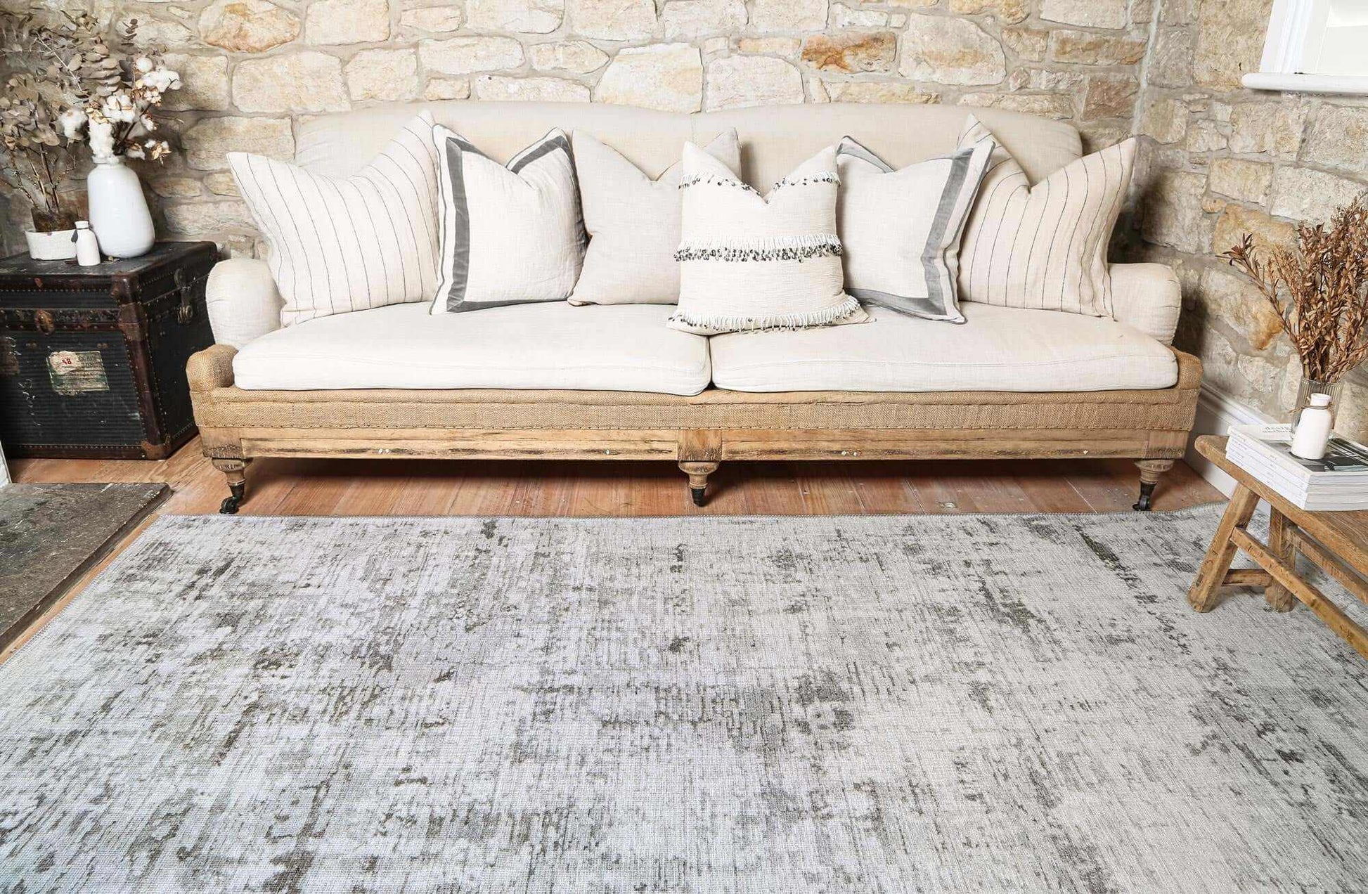 Vintage Crown Alfred Ivory Distressed Easy Clean Rug 280X380